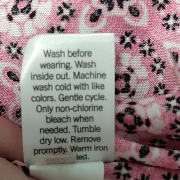 Croft & Barrow women's split neck sleeveless top - Picture 10 of 10